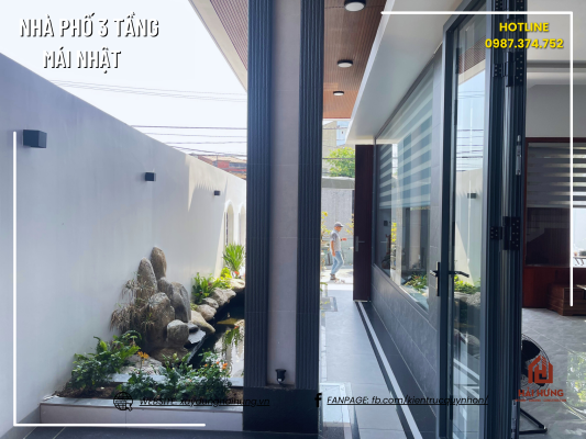 Khu vực sân và gara