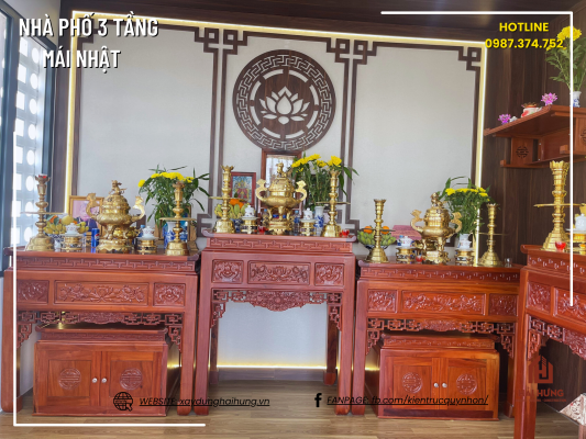 Phòng thờ của nhà phố 3 tầng mái Nhật sang trọng