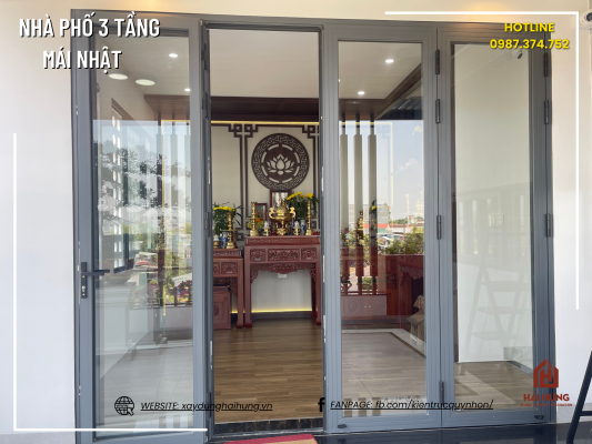 Phòng thờ của nhà phố 3 tầng mái Nhật sang trọng