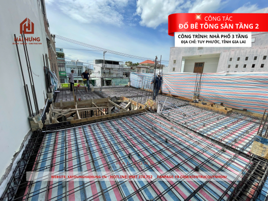 Chuẩn bị công tác đổ bê tông sàn tầng 2 nhà phố 3 tầng bằng bê tông thương phẩm tại Tuy Phước, Tỉnh Gia Lai