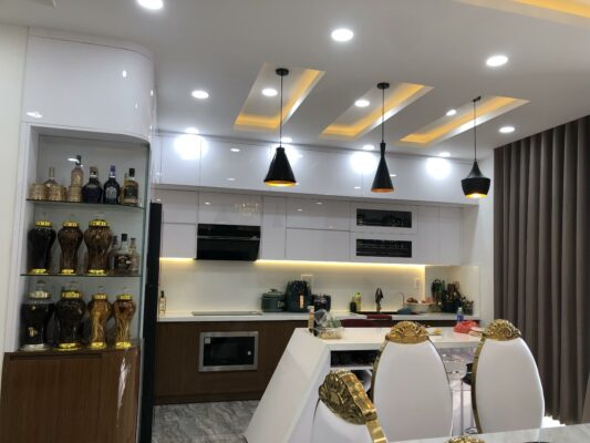 Toàn cảnh không gian bếp sang trọng tinh tế