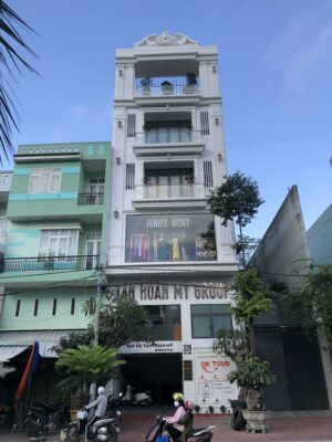 Hình ảnh hoàn thiện thực tế nhà phố tân cổ điển 5 tầng