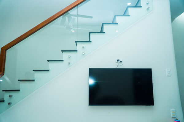 Hoàn thiện phòng khách nhà phố 2 tầng hiện đại