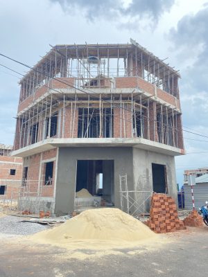 Phần khung thô trong đơn giá xây dựng Bình Định.webp